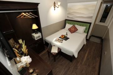 Superior Double with Window